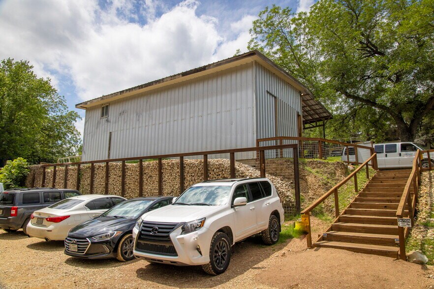 More Photos Of 7308 River Rd, New Braunfels Sports And Entertainment For Sale