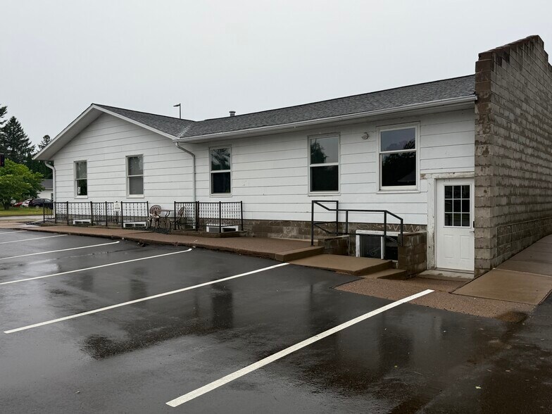 More Photos Of 1202 N Broadway St, Menomonie Office For Lease