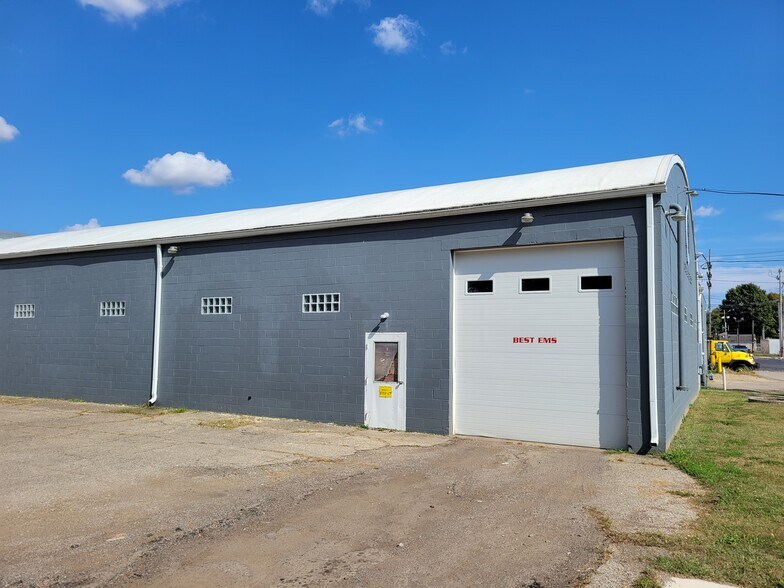 More Photos Of 1117 W Mulberry St, Lancaster Manufacturing For Sale