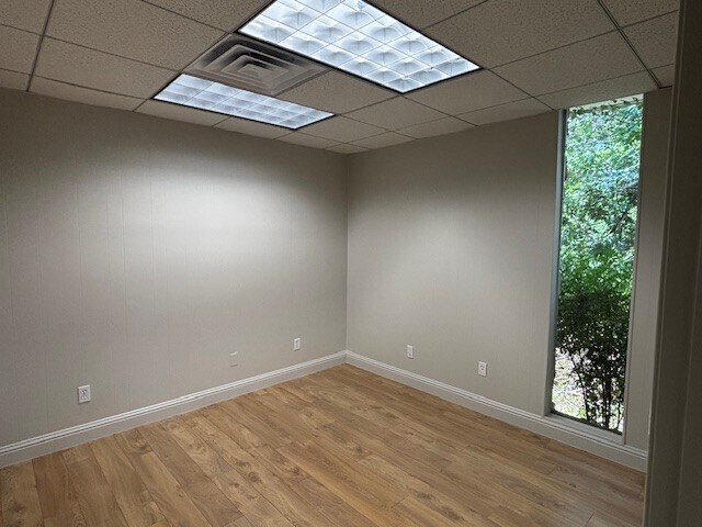 More Photos Of 2211 Hancock Dr, Austin Office Residential For Lease
