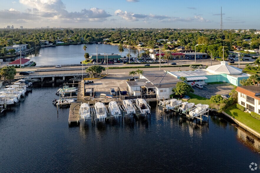 More Photos Of 631 Northlake Blvd, North Palm Beach Marina For Sale
