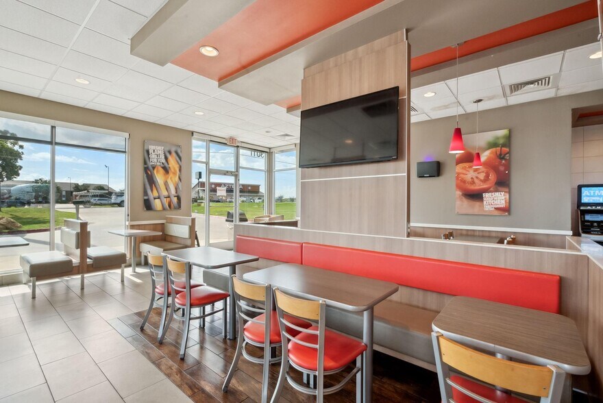 More Photos Of 3011 W Washington St, Stephenville Fast Food For Lease