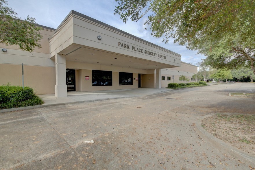 More Photos Of 901 Wilson St, Lafayette Hospital For Sale