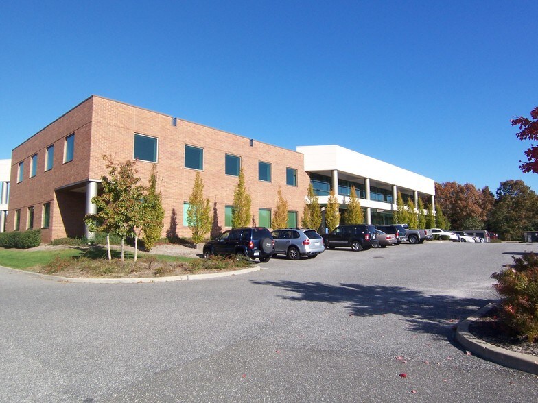 More Photos Of 31 Main Rd, Riverhead Medical For Sale