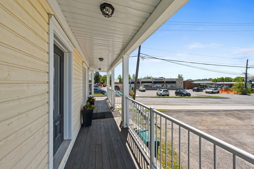 More Photos Of 5550 Manotick Main St, Ottawa Office Residential For Sale