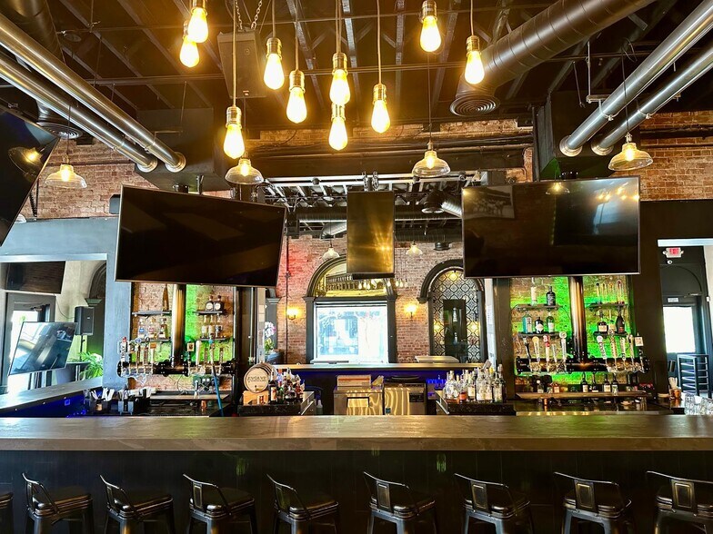 More Photos Of 201 N Citrus Ave, Covina Restaurant For Lease