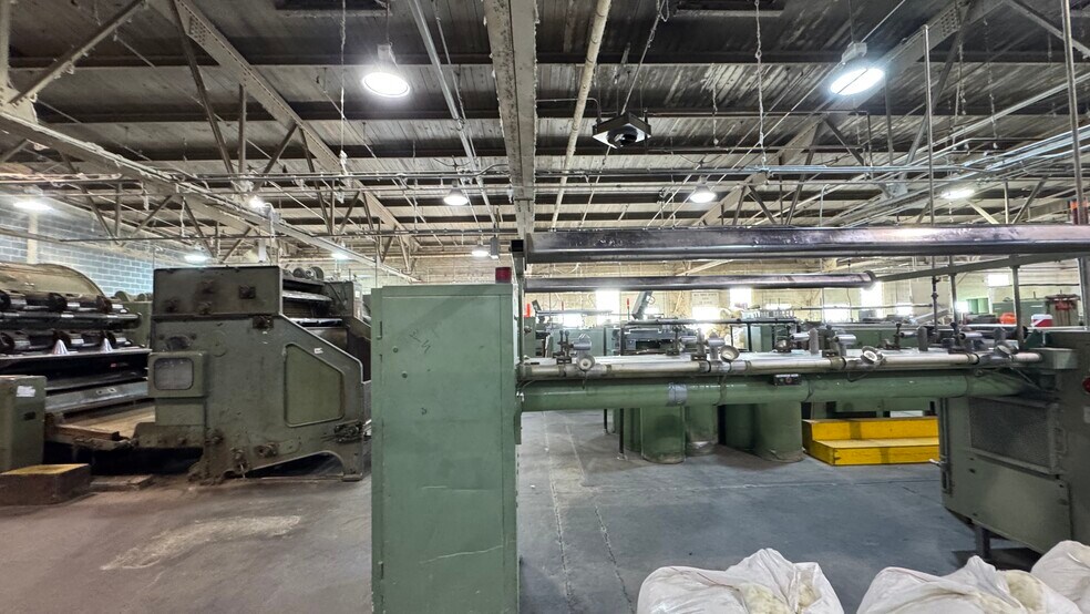 More Photos Of 240 S Main St, Nazareth Flex For Lease