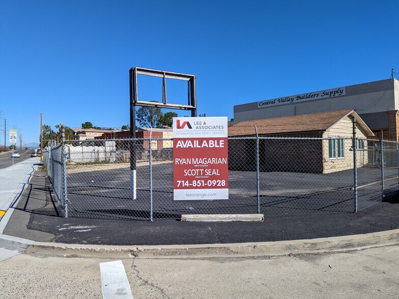 Primary Photo Of 2875 N Orange Olive Rd, Orange Contractor Storage Yard For Lease