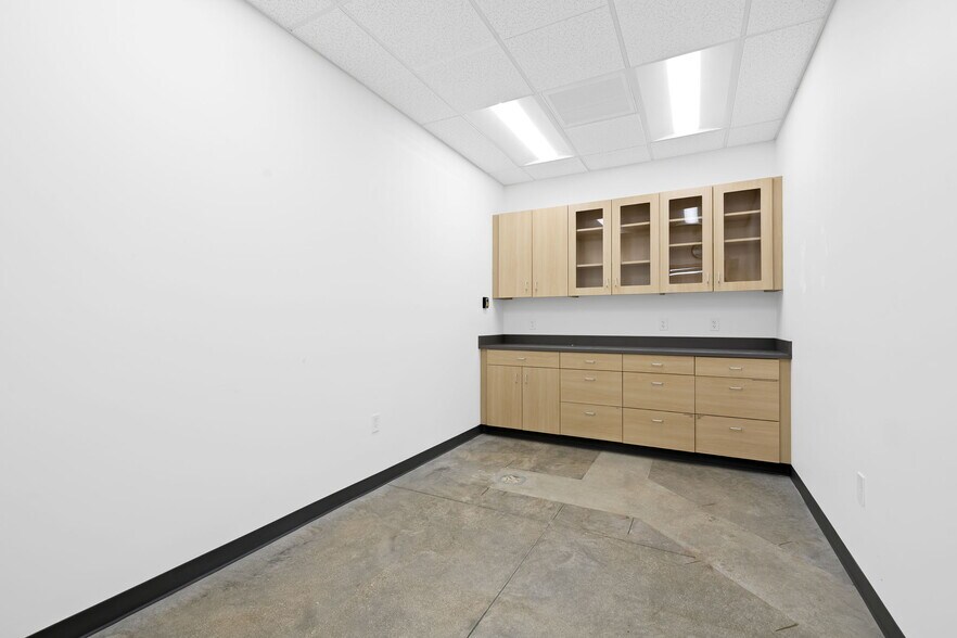 More Photos Of 7742 W McNab Rd, North Lauderdale Storefront For Lease