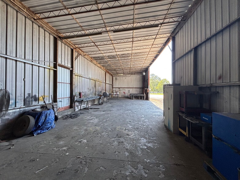 More Photos Of 424 Shelton Rd, West Columbia Warehouse For Sale