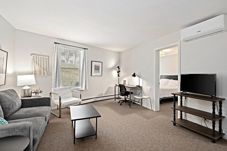 More Photos Of 22 Crescent St, Grand Rapids Apartments For Sale