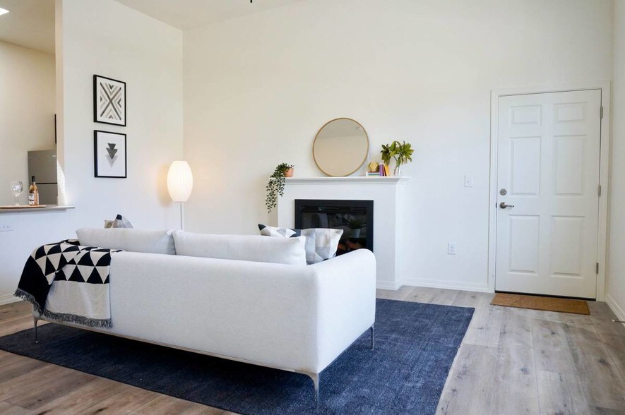 More Photos Of 1910 E Mill Plain Blvd, Vancouver Apartments For Sale