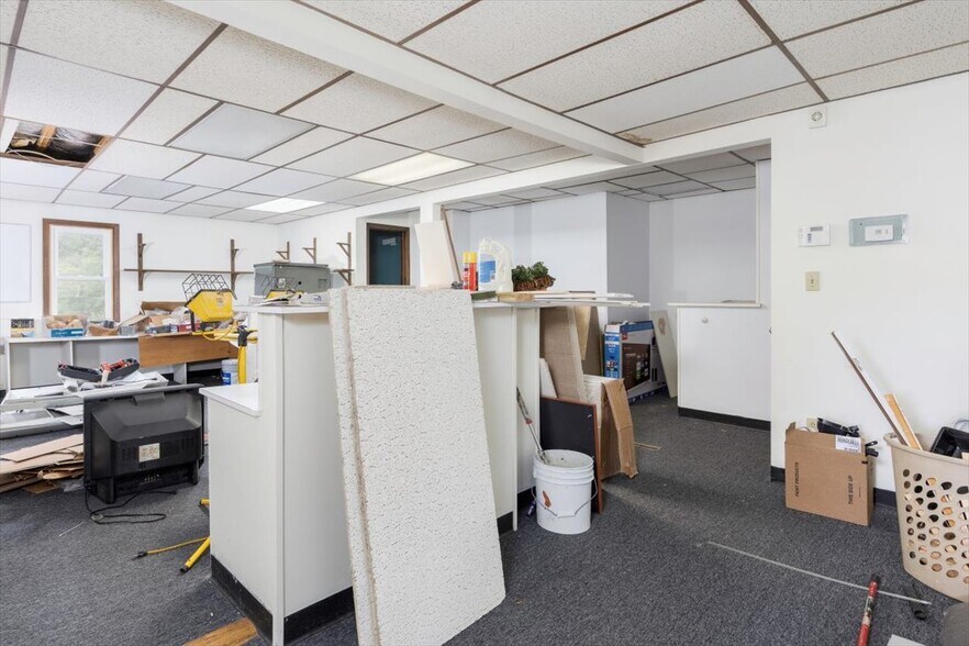 More Photos Of 932 French Rd, Cheektowaga Office For Sale