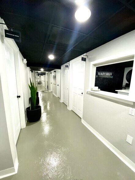 More Photos Of 777 S Palm Ave, Sarasota Coworking Space