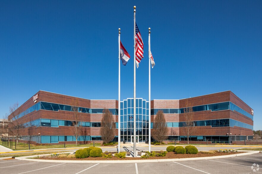 More Photos Of 13075 Manchester Rd, Des Peres Office For Lease