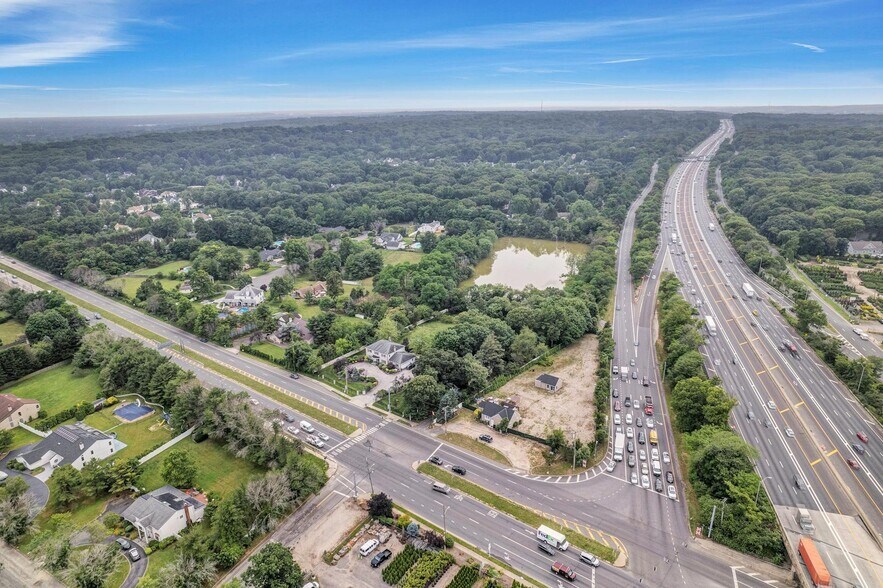 More Photos Of 557 Deer Park Rd, Dix Hills Flex For Sale