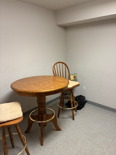 More Photos Of 2 Commerce Ct, Wappingers Falls General Retail For Lease