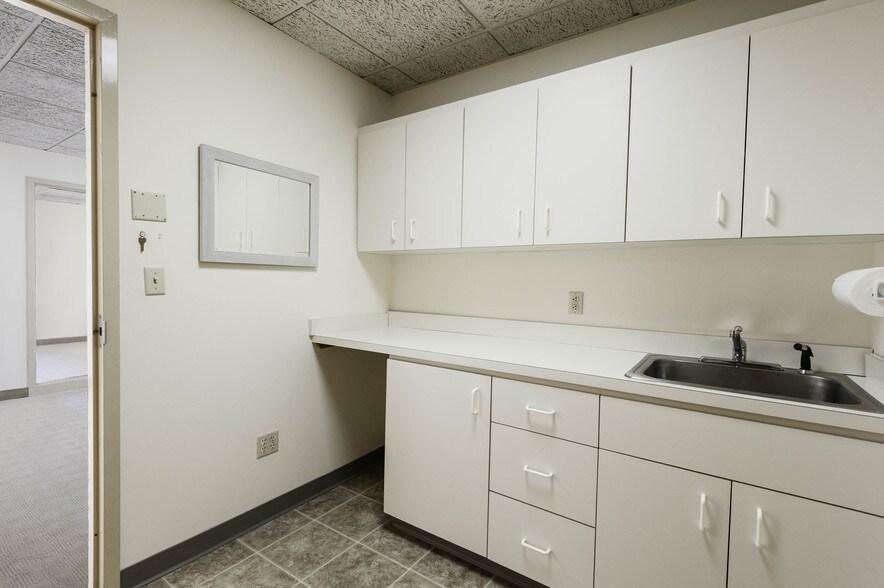 More Photos Of 333 North Ave, Wakefield Office For Lease