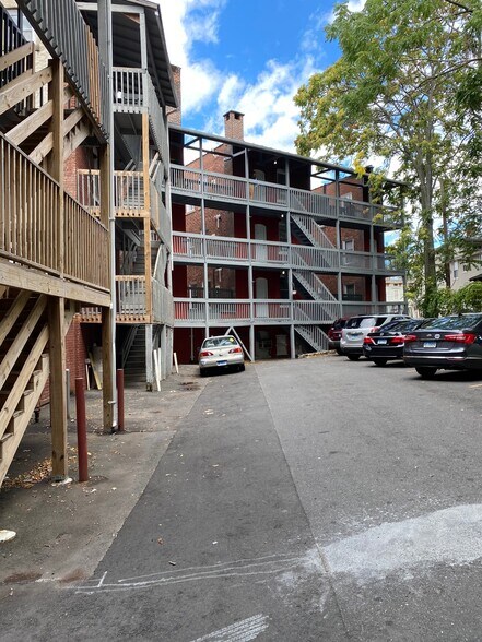 More Photos Of 57 Whiting St, New Britain Apartments For Sale