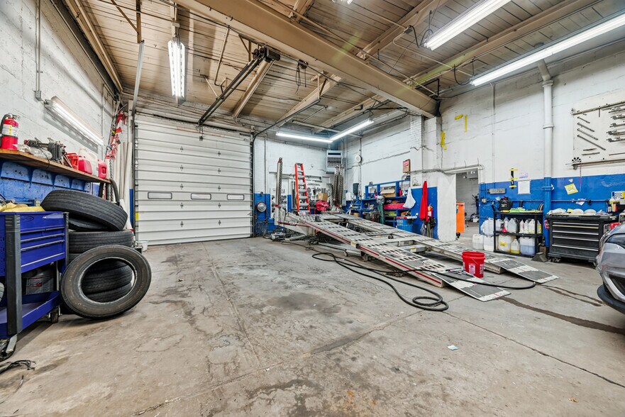 More Photos Of 4301 Main St, Pittsburgh Service For Sale