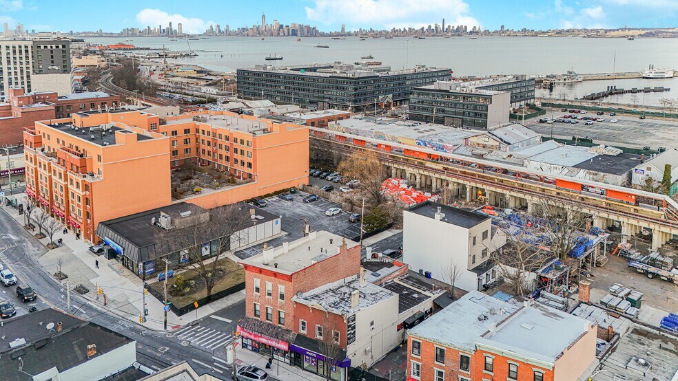 More Photos Of 587 Bay St, Staten Island Storefront Retail Residential For Sale