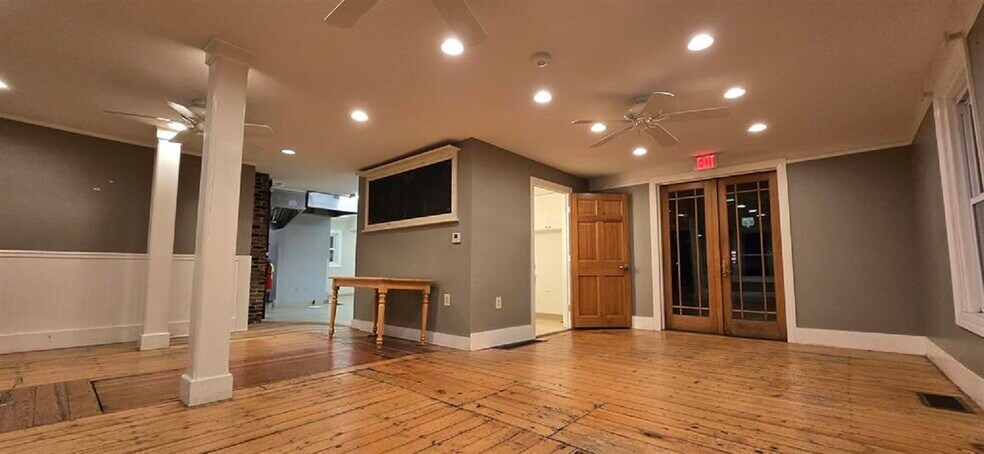More Photos Of 31 Central Square, Troy Storefront Retail Residential For Lease