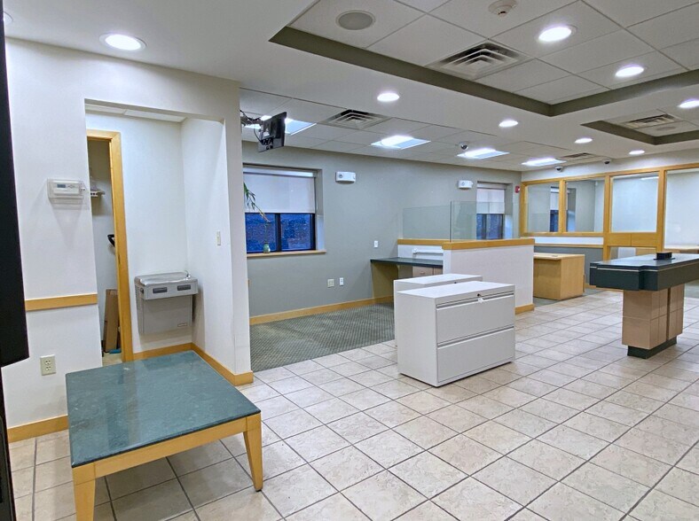 More Photos Of 573 Main St, Woburn Office For Lease