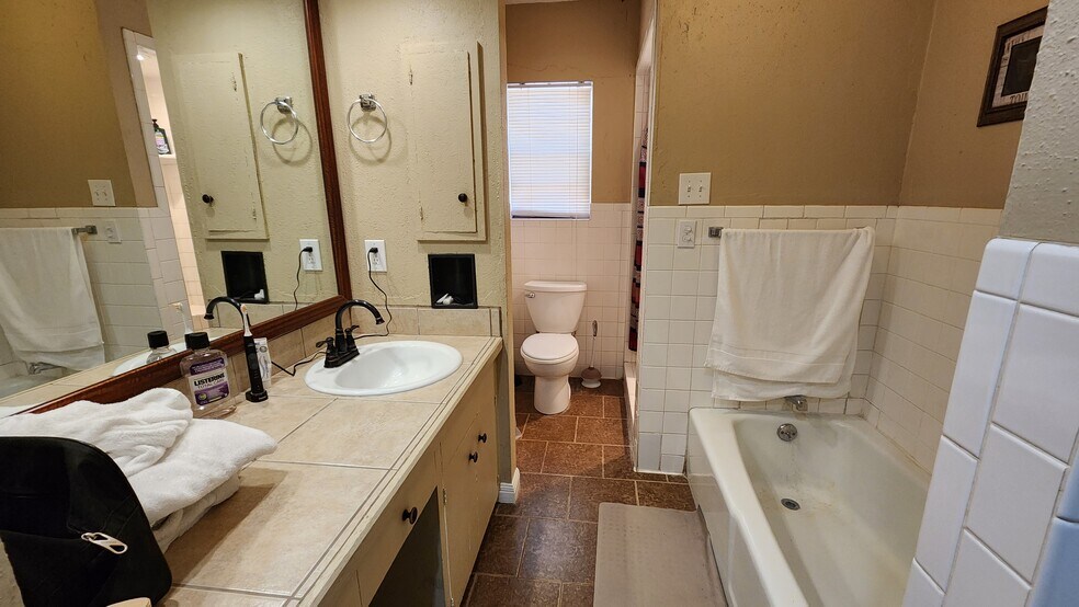 More Photos Of 9300 W County Road 60, Midland Flex For Sale