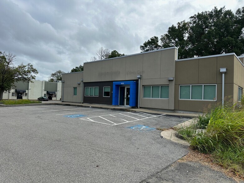 More Photos Of 8123 Richmond Hwy, Alexandria Storefront Retail Office For Lease