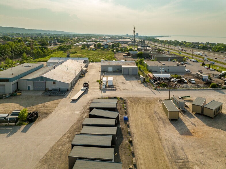 More Photos Of 115 S Service Rd W, Grimsby Manufacturing For Lease