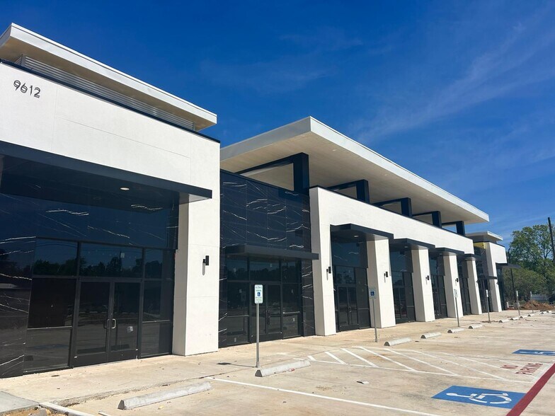 More Photos Of 9612 FM 1488, Magnolia Storefront For Lease