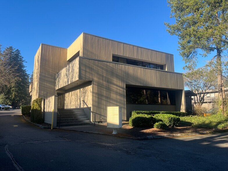 More Photos Of 16016 Lower Boones Ferry Rd, Lake Oswego Office For Lease