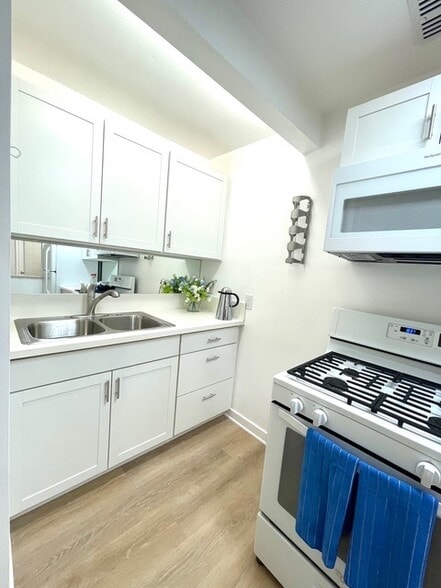 More Photos Of 1453 S Westgate Ave, Los Angeles Apartments For Sale