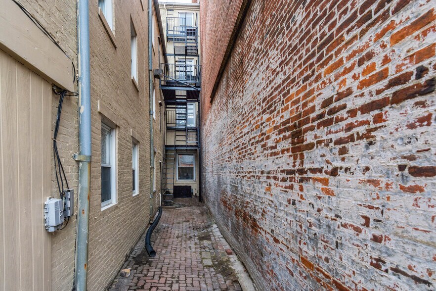 More Photos Of 115 W Mulberry St, Baltimore Office Residential For Sale