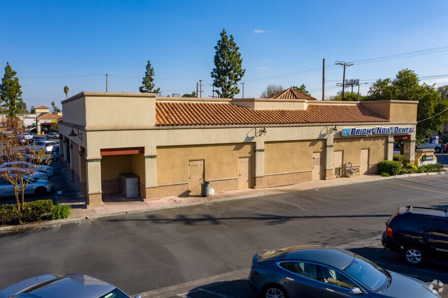 More Photos Of 19301-19371 Saticoy St, Reseda Unknown For Lease