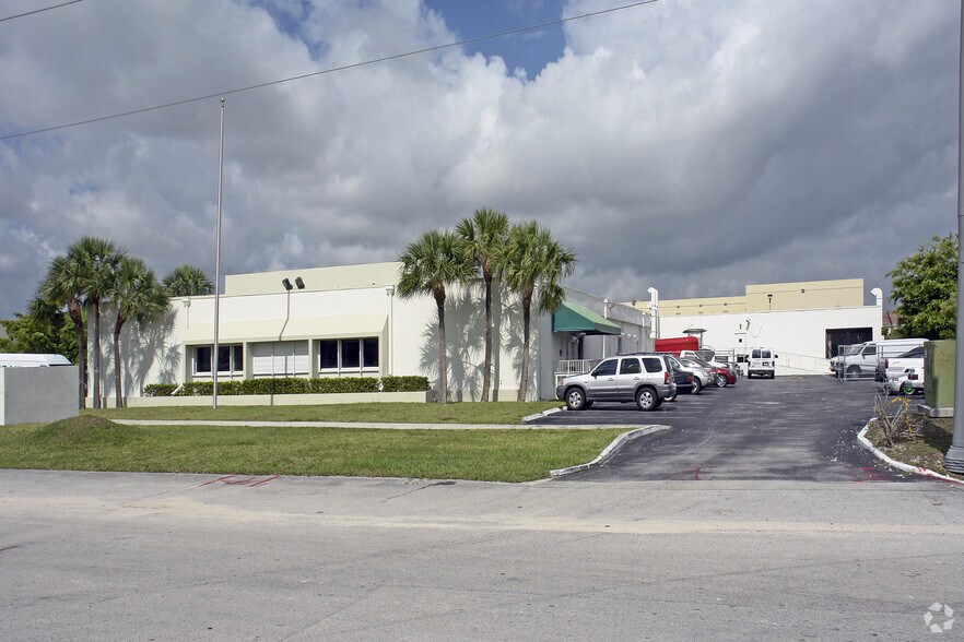 More Photos Of 14150 SW 119th Ave, Miami Manufacturing For Lease
