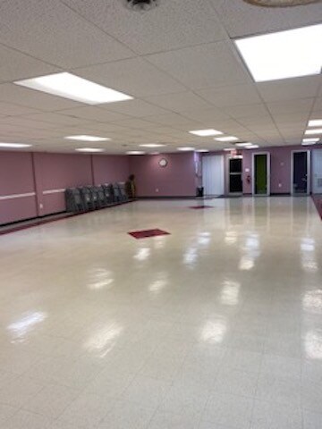 More Photos Of 7726 Finns Ln, Lanham Office For Sale