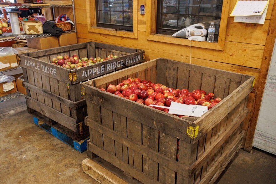 More Photos Of 63 Talona Spur Rd, Ellijay Freestanding For Sale