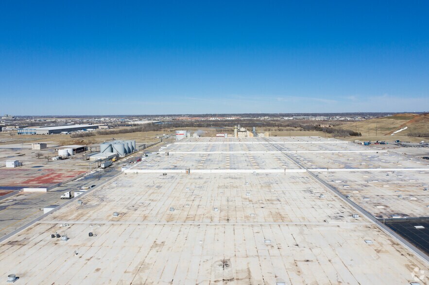 More Photos Of 7501 SW 29th St, Oklahoma City Distribution For Lease