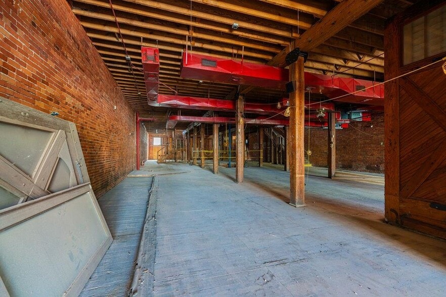 More Photos Of 15 E California Ave, Oklahoma City Restaurant For Sale