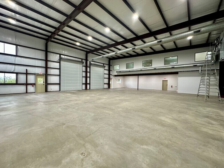 More Photos Of 10020 Darden Hill Rd, Austin Light Distribution For Sale