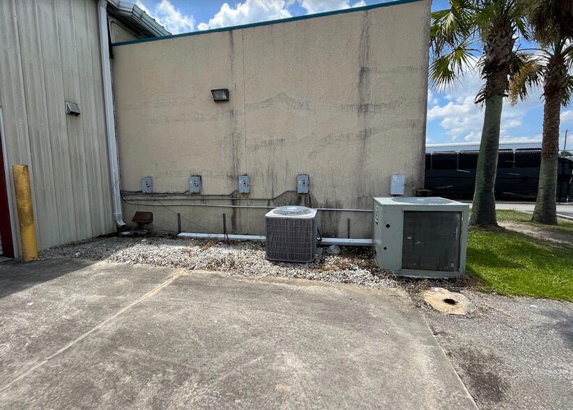 More Photos Of 2700 Highway 52, Moncks Corner Showroom For Lease