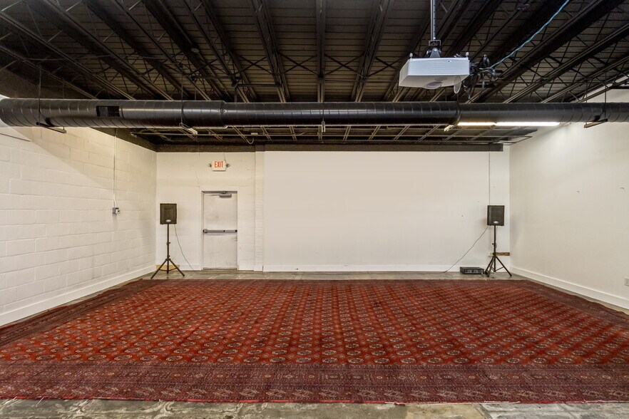 More Photos Of 46 Aston St, Asheville Light Manufacturing For Lease