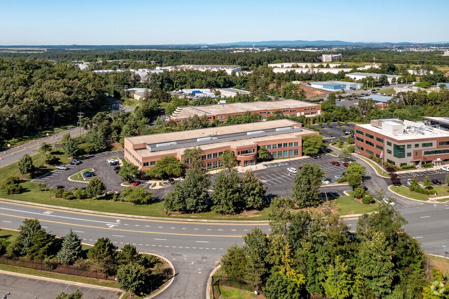 More Photos Of 22375 Broderick Dr, Sterling Office For Sale