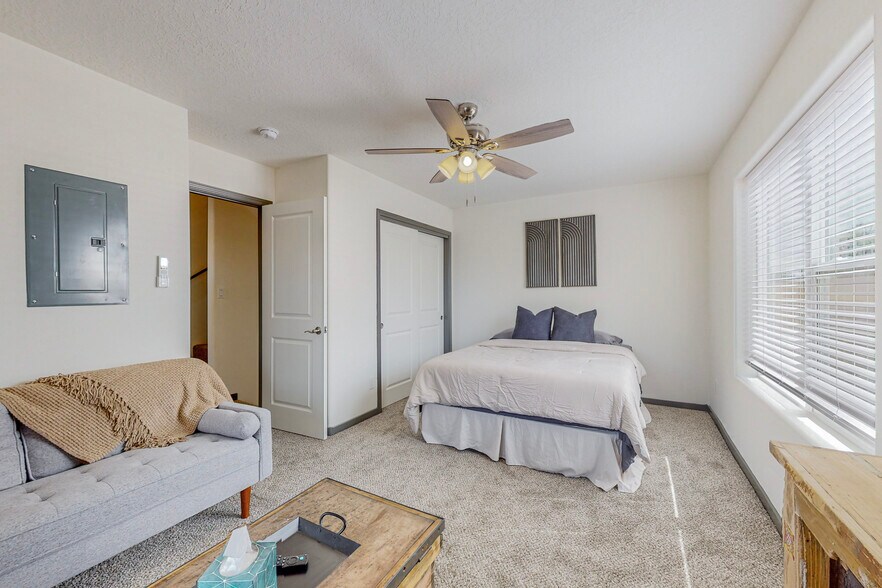 More Photos Of 615 Iron Ave SW, Albuquerque Apartments For Sale