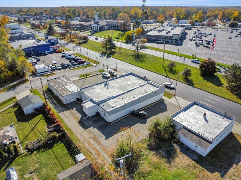 More Photos Of 25420 Grand River ave, Redford Twp Service Station For Lease
