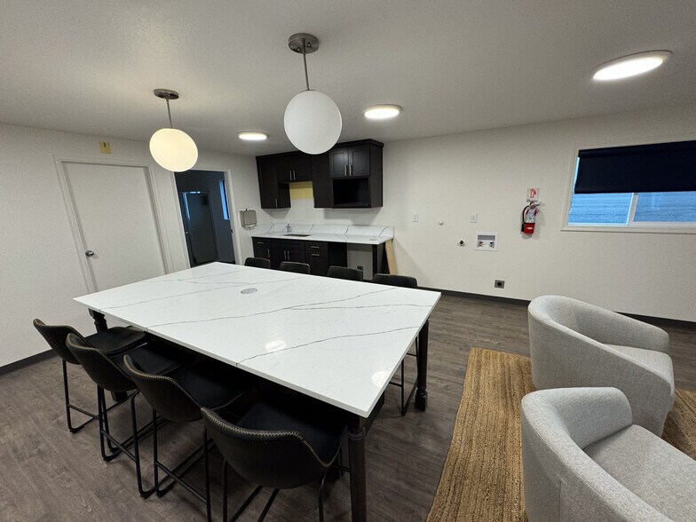 More Photos Of 530 NW Graham Rd, Troutdale Land For Lease