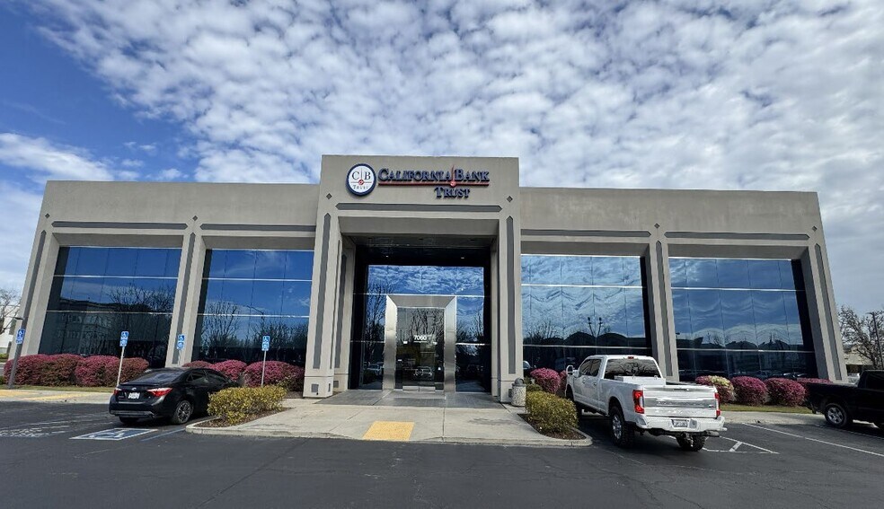 More Photos Of 7060 N Fresno St, Fresno Office For Lease