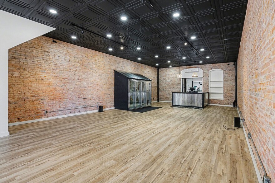 More Photos Of 111 Commercial St, Dowagiac Storefront Retail Residential For Sale