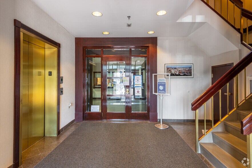 More Photos Of 1711-1715 Broadway, Saugus Loft Creative Space For Lease